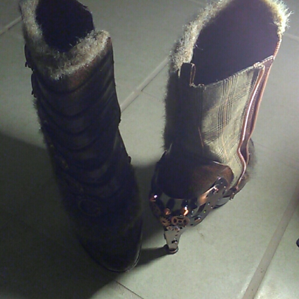 Boots - Picture 2 of 3